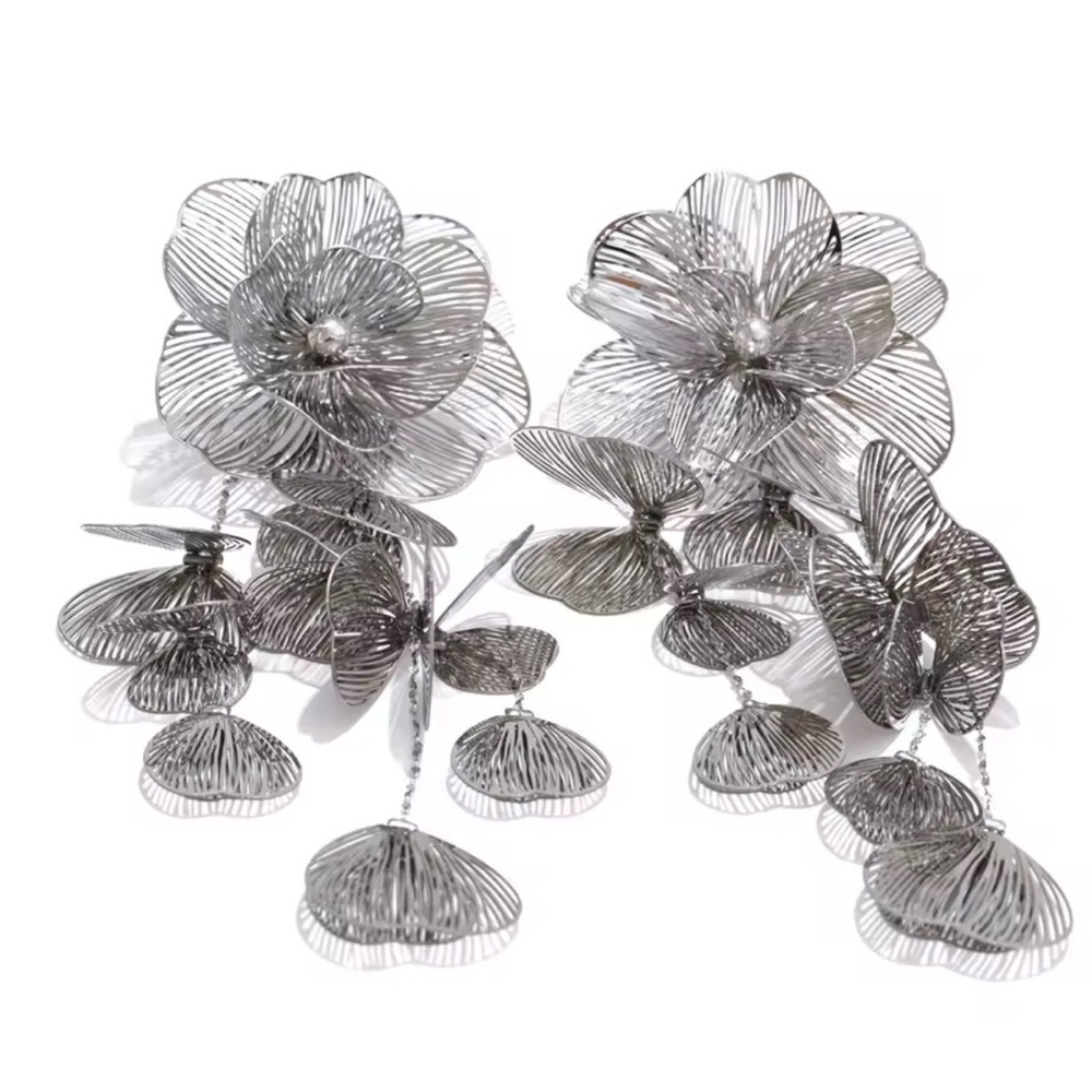 Sara Sotti Stainless Steel Lightweight Big Silver Flower Dangle Earrings